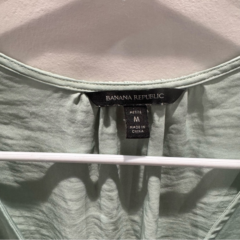 Banana Republic Sage Green Blouse - Picture 4 of 4